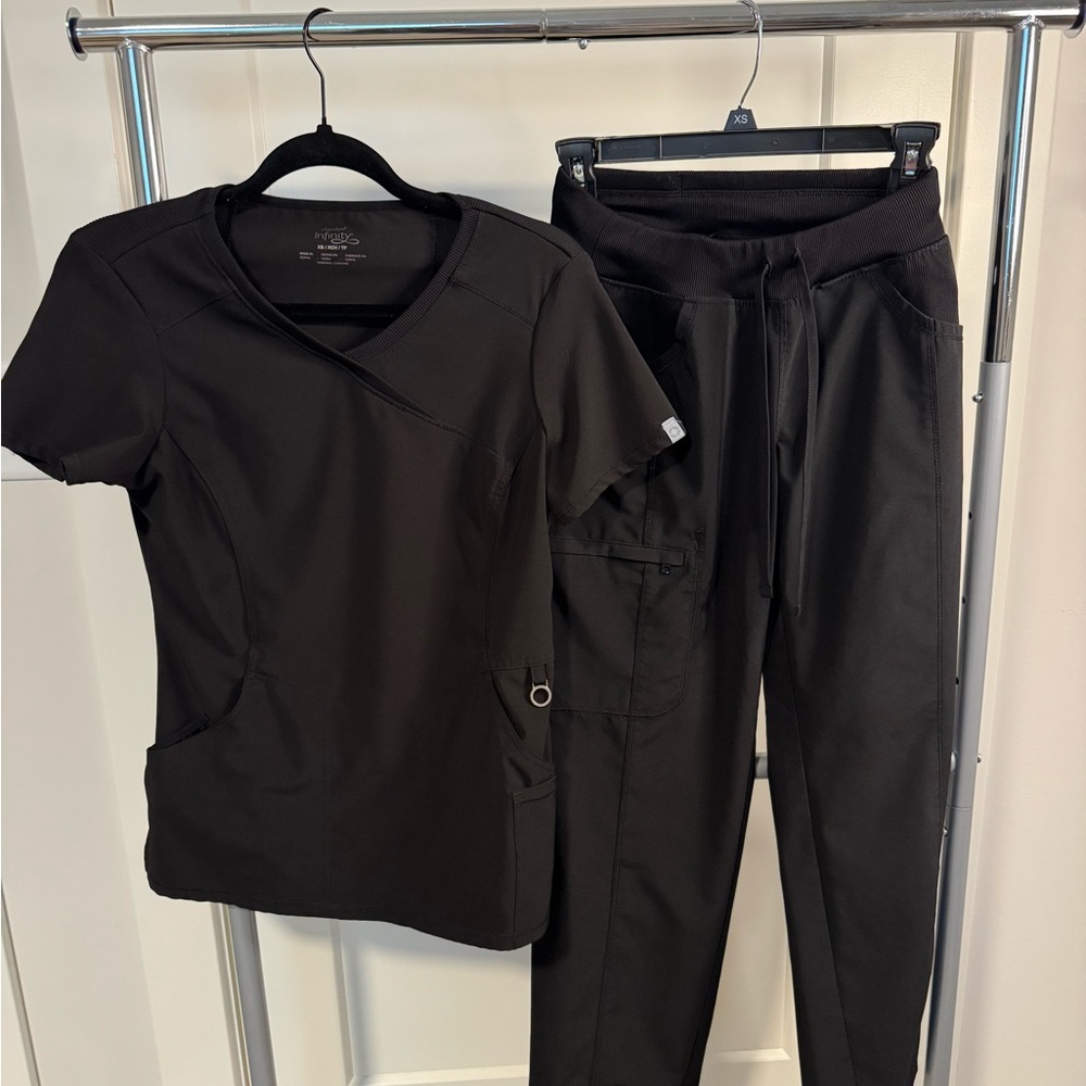 Women’s Cherokee Scrub Set Black